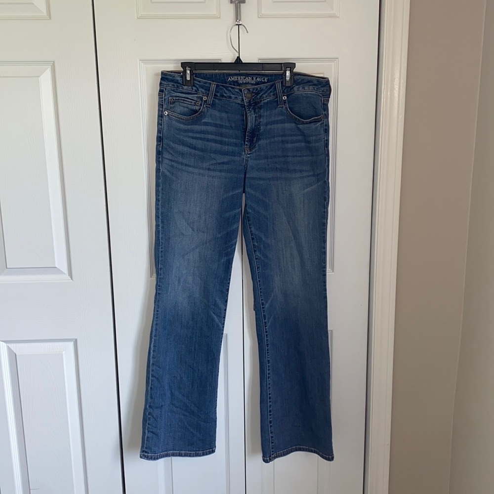 AMERICAN EAGLE FAVORITE BOYFRIEND JEANS
